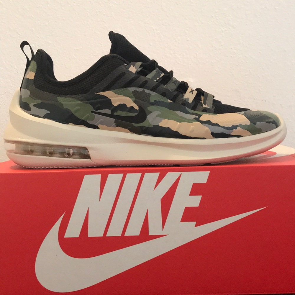 (Brand New) Nike Air Max Axis Premium